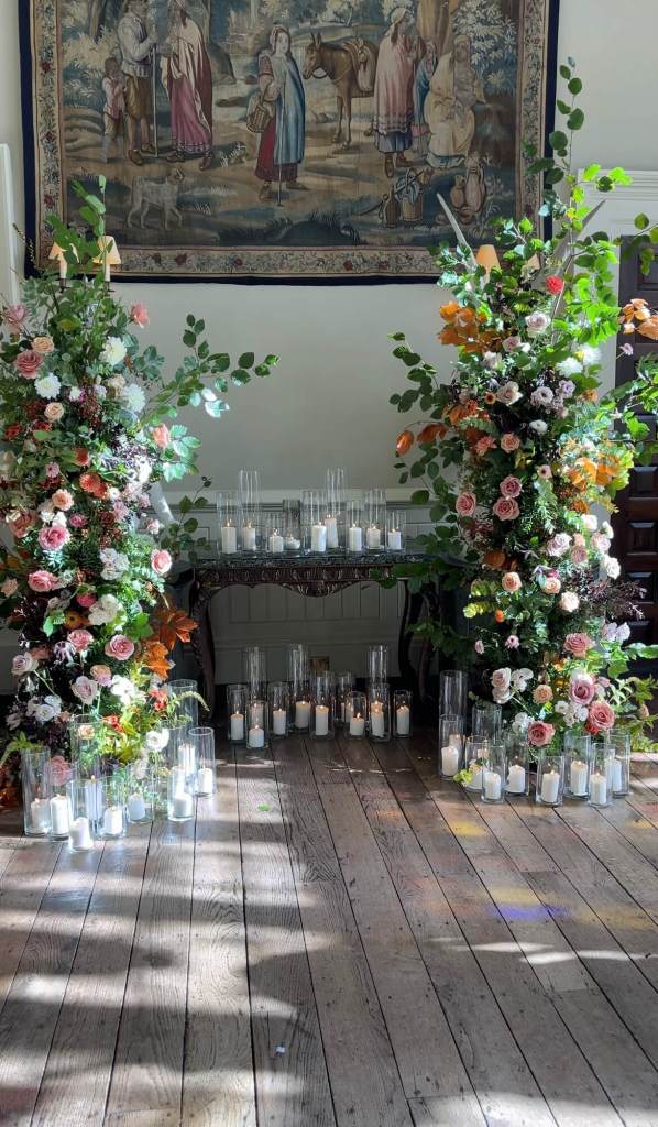 wedding flowers Elmore Court, wedding florist Elmore Court, bridal bouquet Elmore Court, ceremony flowers Elmore Court