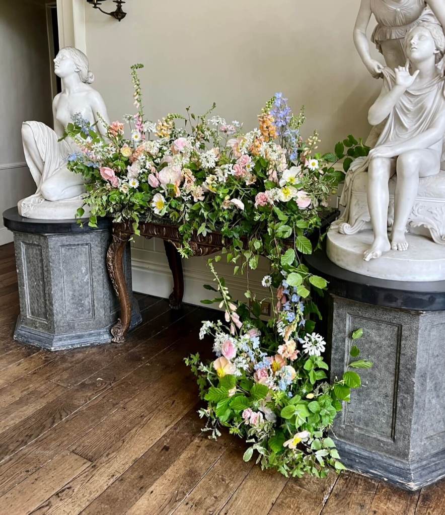 wedding flowers Elmore Court, wedding florist Elmore Court, bridal bouquet Elmore Court, ceremony flowers Elmore Court